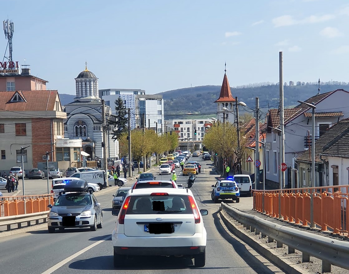 Accident rutier pe Calea Gușteriței. Un motociclist a ajuns la spital