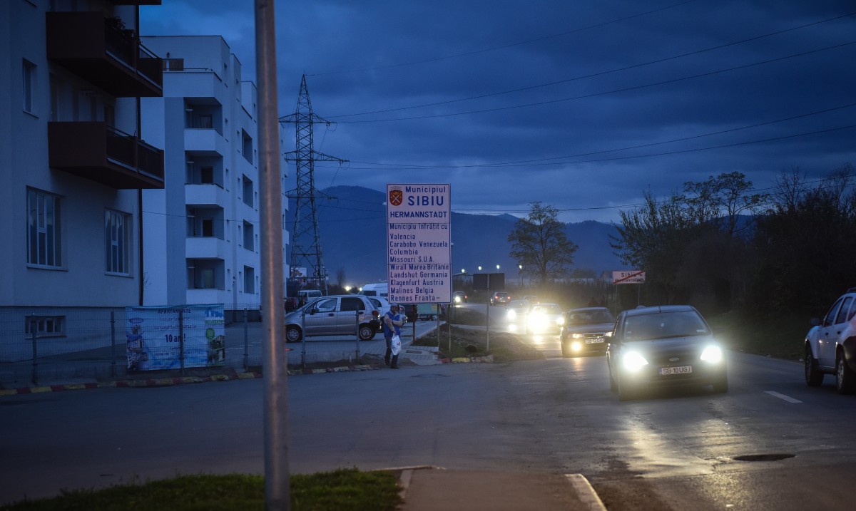 Tânără în stare gravă după ce a fost lovită de mașină, pe Calea Cisnădiei, la ieșirea din Sibiu