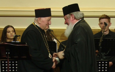 „Părintele cântecelor patriotice din România”, preotul sibian Doru Gheaja, premiat de Patriarhie