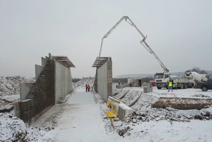 VIDEO – Cât a progresat lotul 1 al autostrăzii Sibiu-Pitești în ultima lună