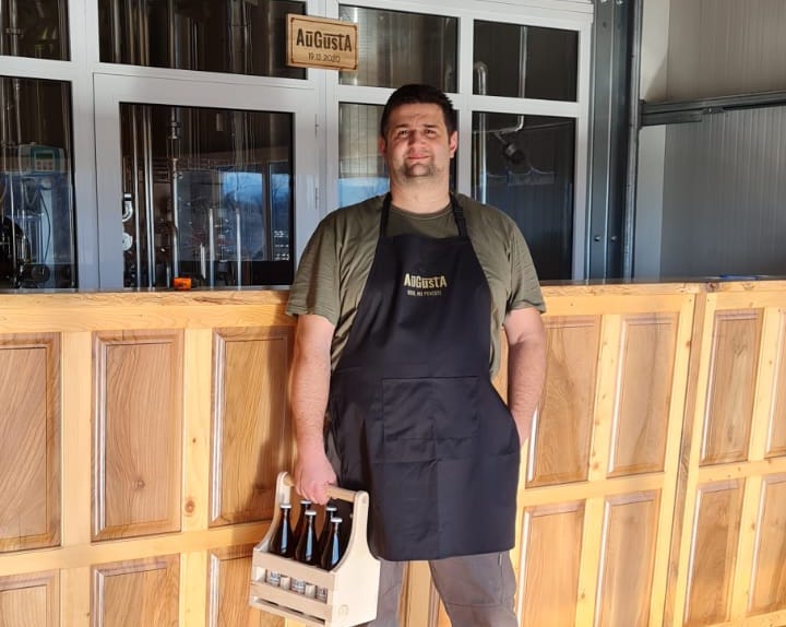 Un sibian a construit o fabrică de bere, de la zero, la Avrig. „Deocamdată sunt singurul muncitor”