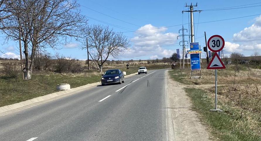 CJ a montat calmatoare pe drumul către Agnita: ”au fost frecvente accidentele rutiere”