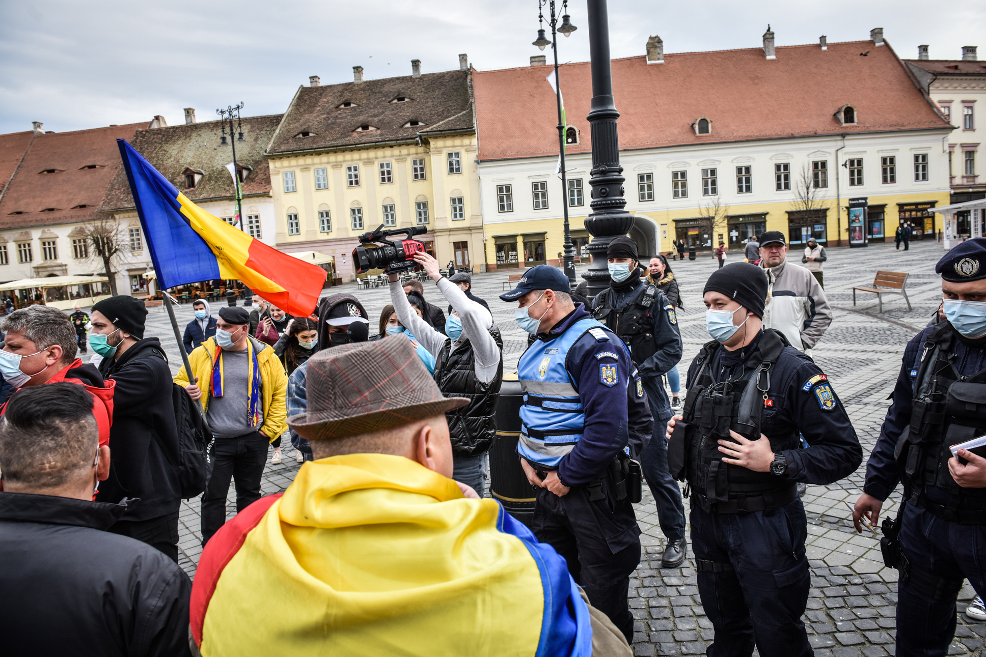 Protest anunțat în Piața Mare: ”interese obscure ale unora care încearcă să ne servească o nouă ordine mondială”