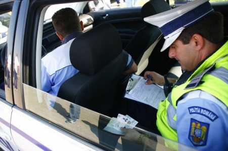 Chiar dacă a scăzut incidența, petrecerile sunt în continuare interzise. Amendă de 12.500 de lei pentru o sibiancă