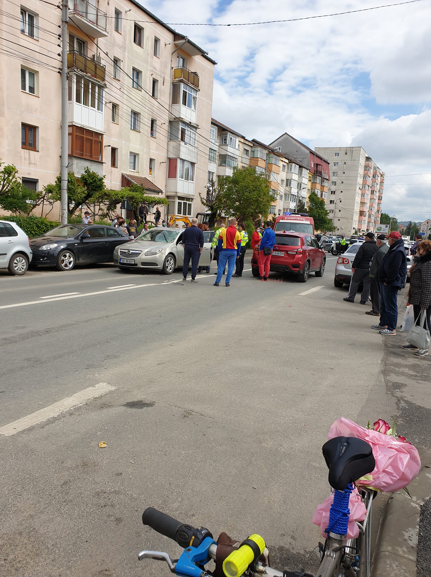 Tânăr lovit de mașină, pe Rahovei. A traversat neregulamentar