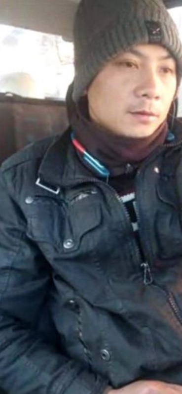Un muncitor vietnamez reclamă angajatorul sibian: ”Sunt datori cu 5.000 de euro”. Firma îl acuză de furt