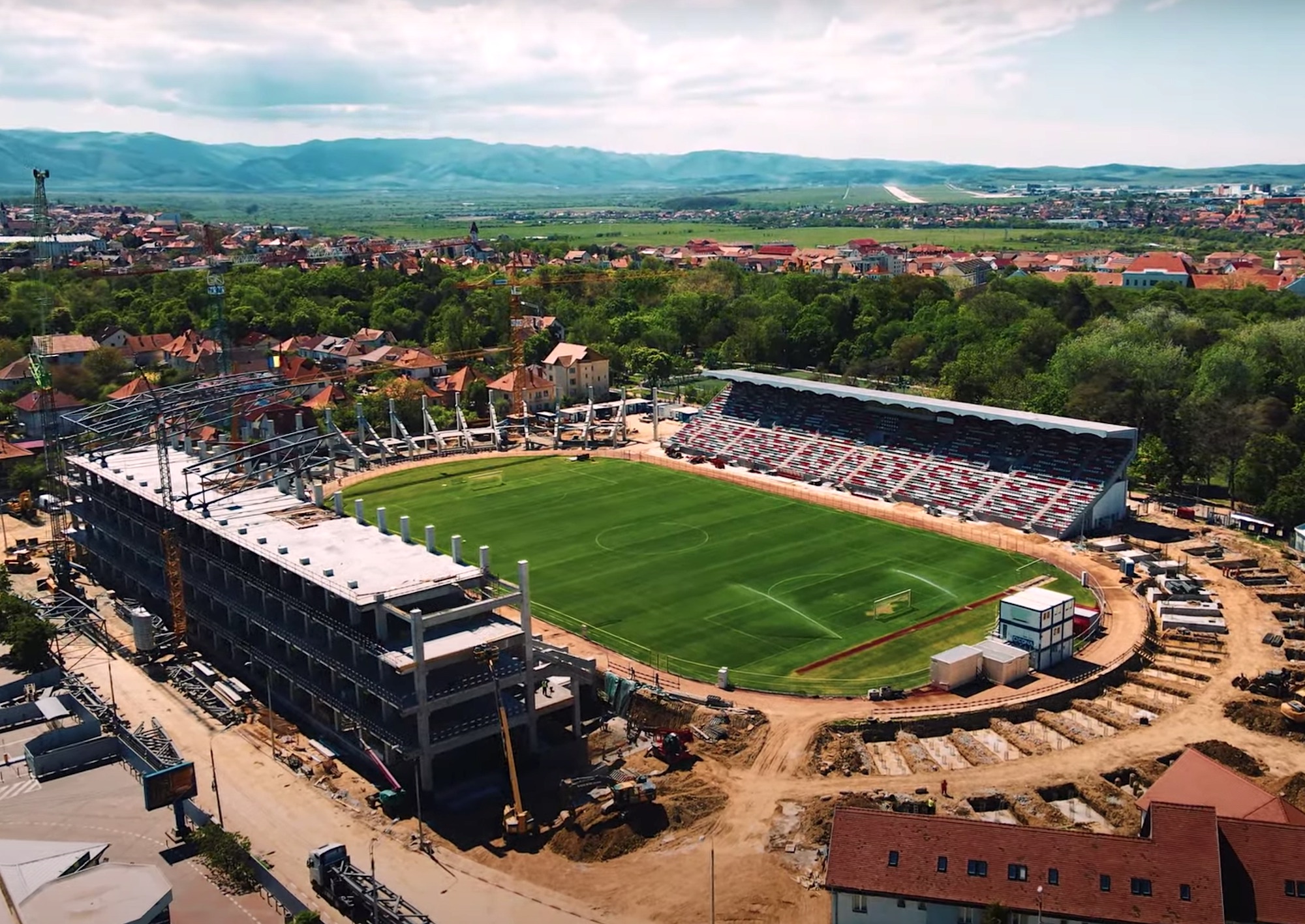 VIDEO Noul stadion al Sibiului a ajuns la 20%. ”Luna viitoare începem finisajele la interior”