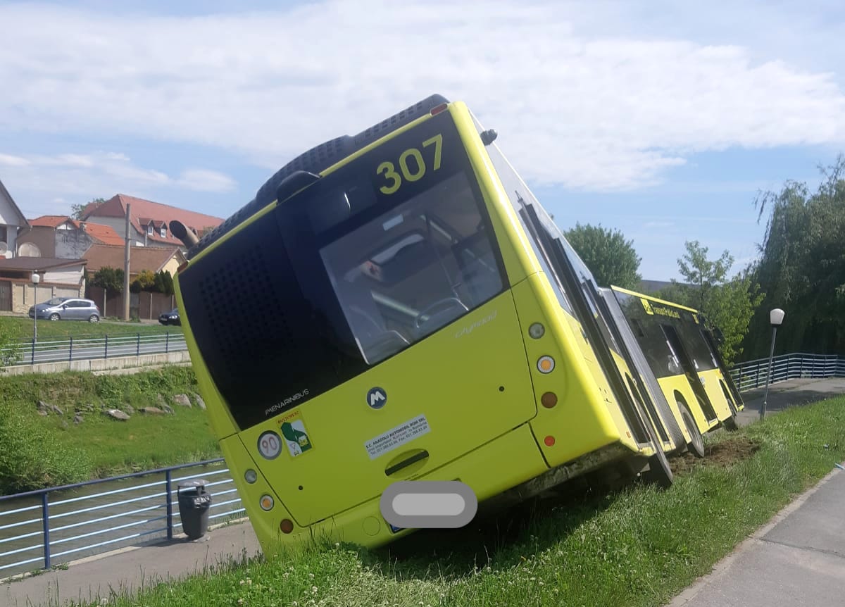 Șoferul care aproape a ajuns cu autobuzul în Cibin se simte bine. „Nu a fost nevoie de internare”