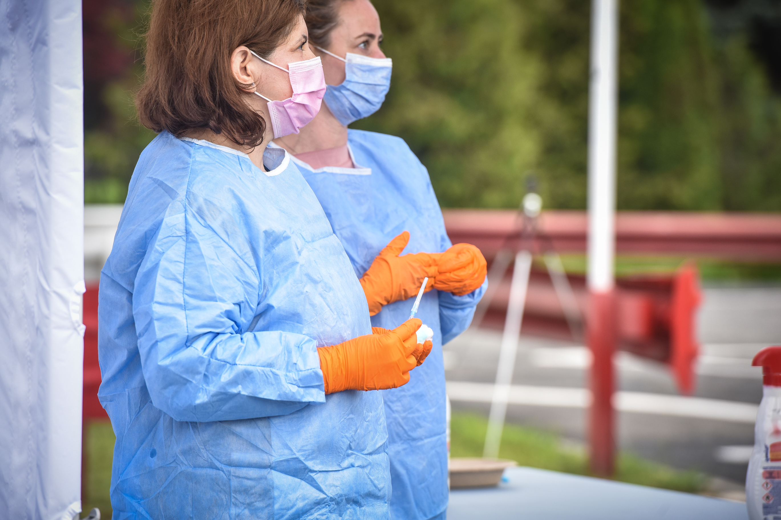 Gheorghiţă: În perioada 31 mai-1 iunie - maraton de vaccinare dedicat adolescenţilor între 16 şi 18 ani