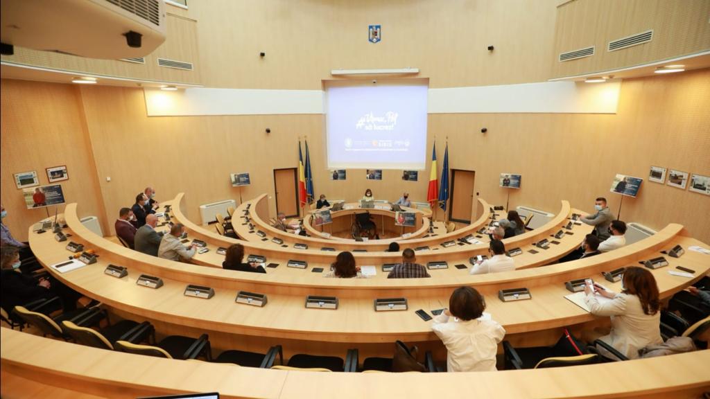 CJ Sibiu: parteneriat pentru angajarea persoanelor cu dizabilităţi şi a tinerilor din centrele de plasament