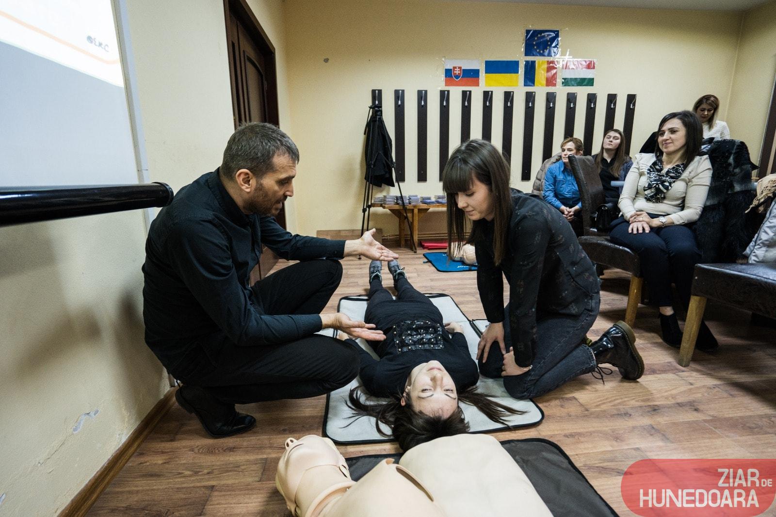 Părinții unui copil decedat după ce s-a înecat cu mâncare oferă cursuri gratuite de prim ajutor