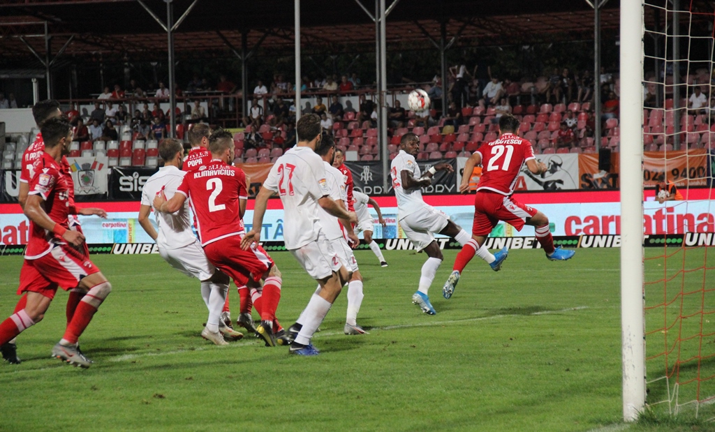 Hermannstadt pierde cu Dinamo și e mai aproape de Liga 2 decât de Liga 1. ”Stăm la mâna rezultatelor”