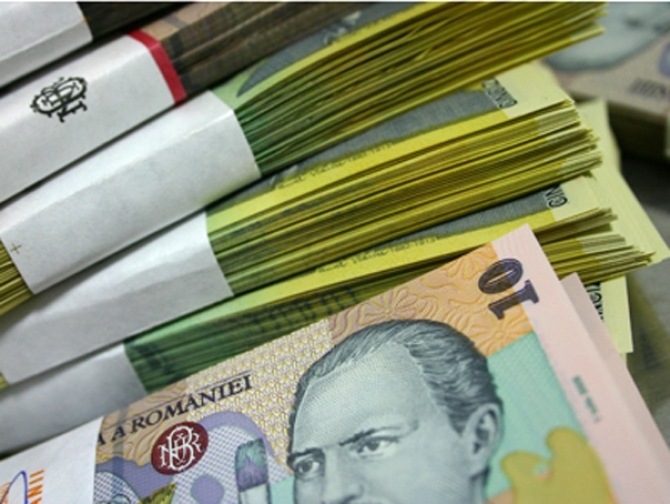 O sibiancă a oferit peste 10.000 de lei unei firme false de materiale de construcții