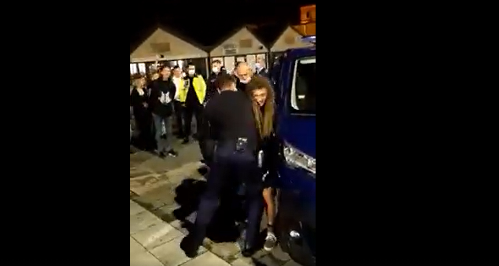 VIDEO – Doi tineri imobilizați de Jandarmerie în Piața Habermann