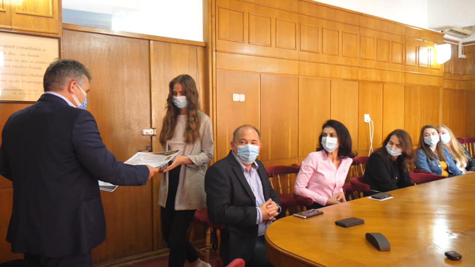Elevii participanți la concursuri naționale și internaționale, premiați de primăria Mediaș