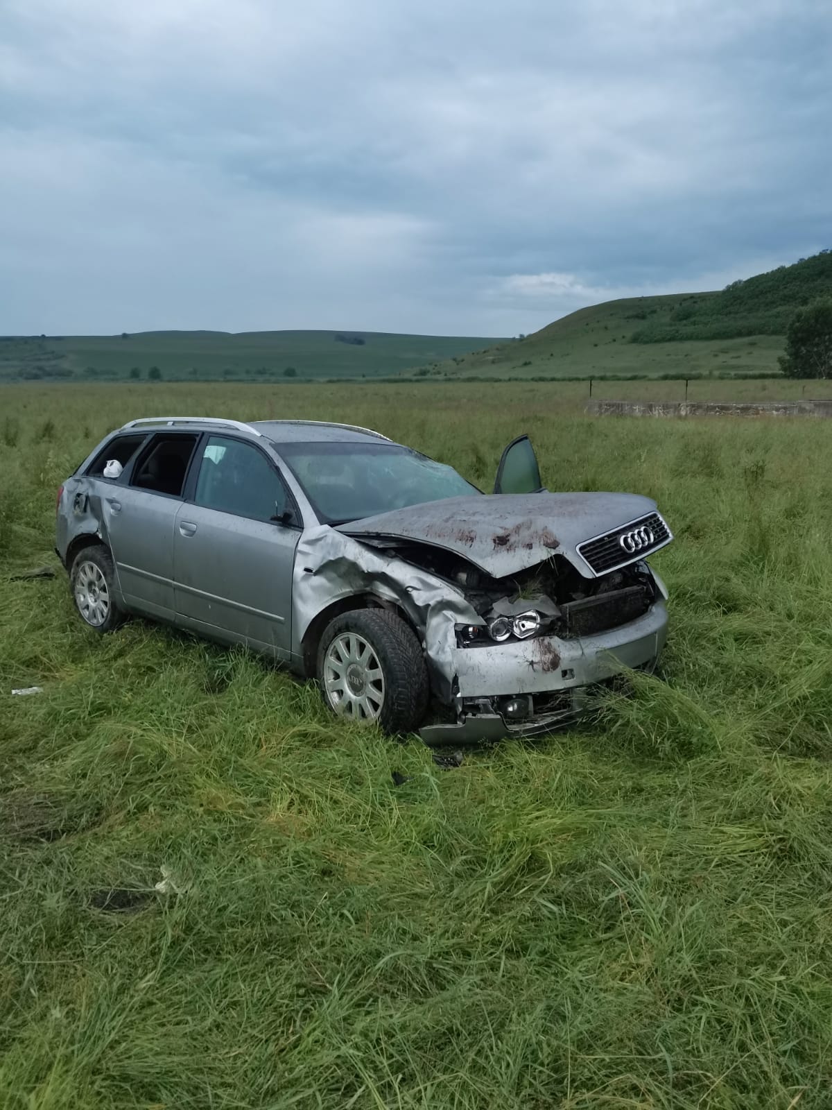 Arest la domiciliu pentru șoferul de 18 ani care a provocat un accident mortal