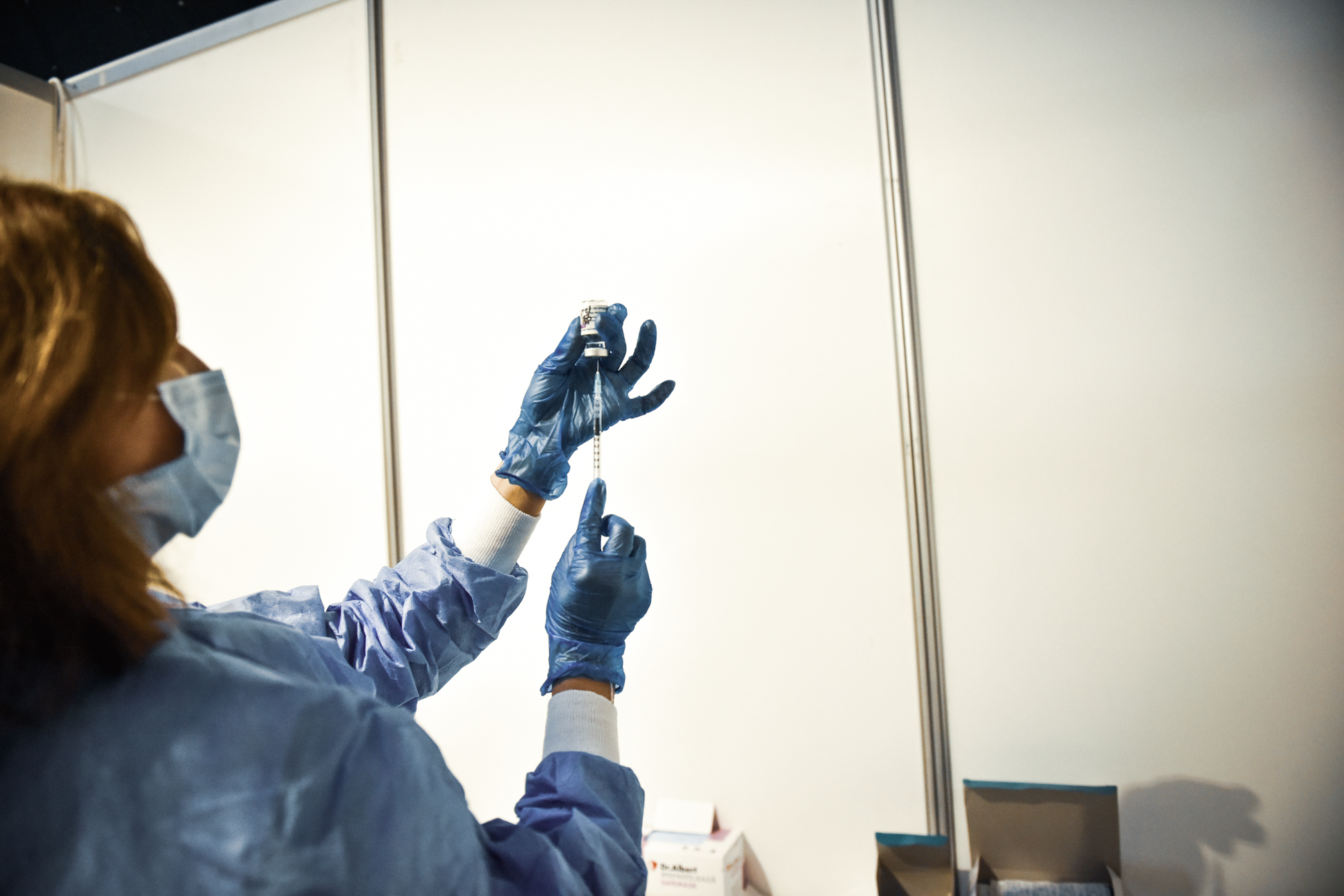 Angela Merkel a primit la rapel ser Moderna, după prima doză de vaccin AstraZeneca