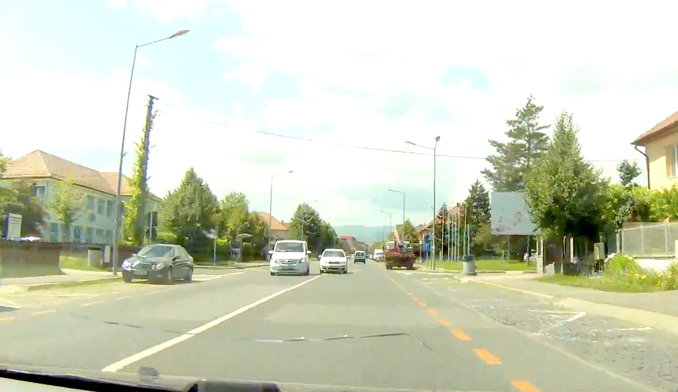 VIDEO Mașina mea, drumul meu, regulile mele! Cum poți fi lovit cu mașina în Sibiu