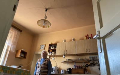 VIDEO „Vibrațiile ne distrug casele”. Dezastru pe Șoseaua Alba Iulia