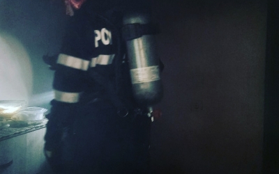 Bucătăria unei case a luat foc din cauza unui aparat de cafea