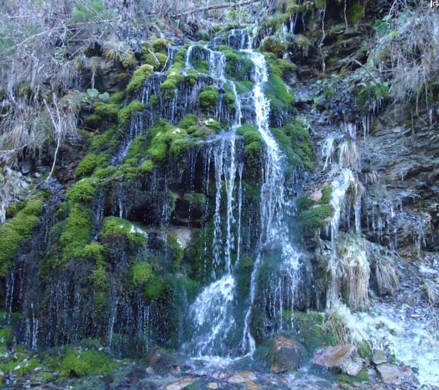 FOTO-VIDEO Două cascade aproape neștiute, asemănătoare cu Bigăr, la doi pași de Sibiu