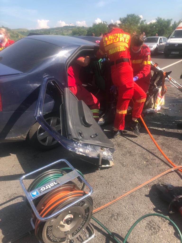 Accident în lanț pe DN 14, într-o curbă periculoasă. Un copil printre victime