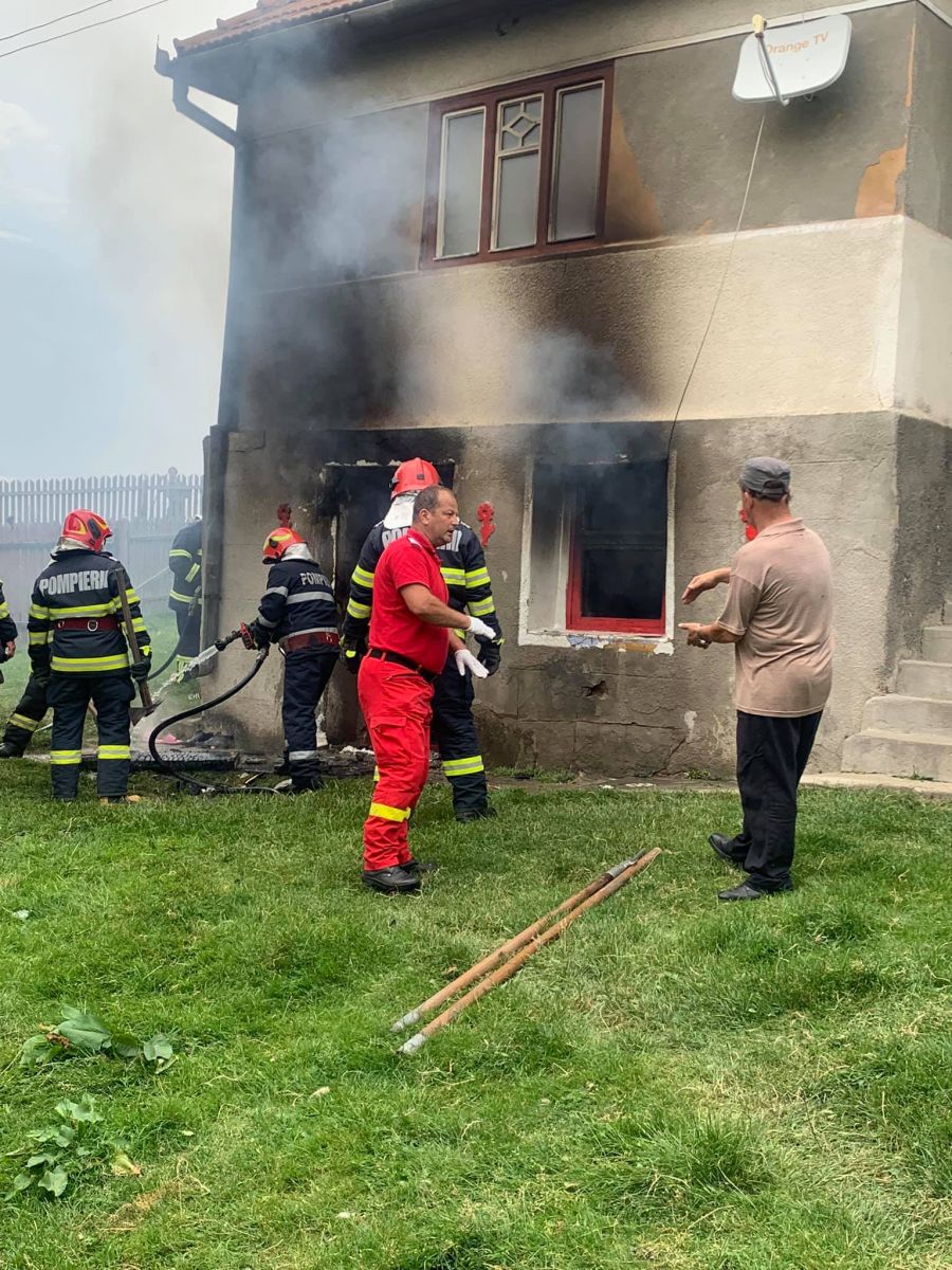 Mesaje de încurajare pentru copilul care a încercat să îşi salveze bunicii dintr-un incendiu, în Harghita. Prefectura Sibiu: Când te vei însănătoşi, te aşteptăm să vizitezi Sibiul!