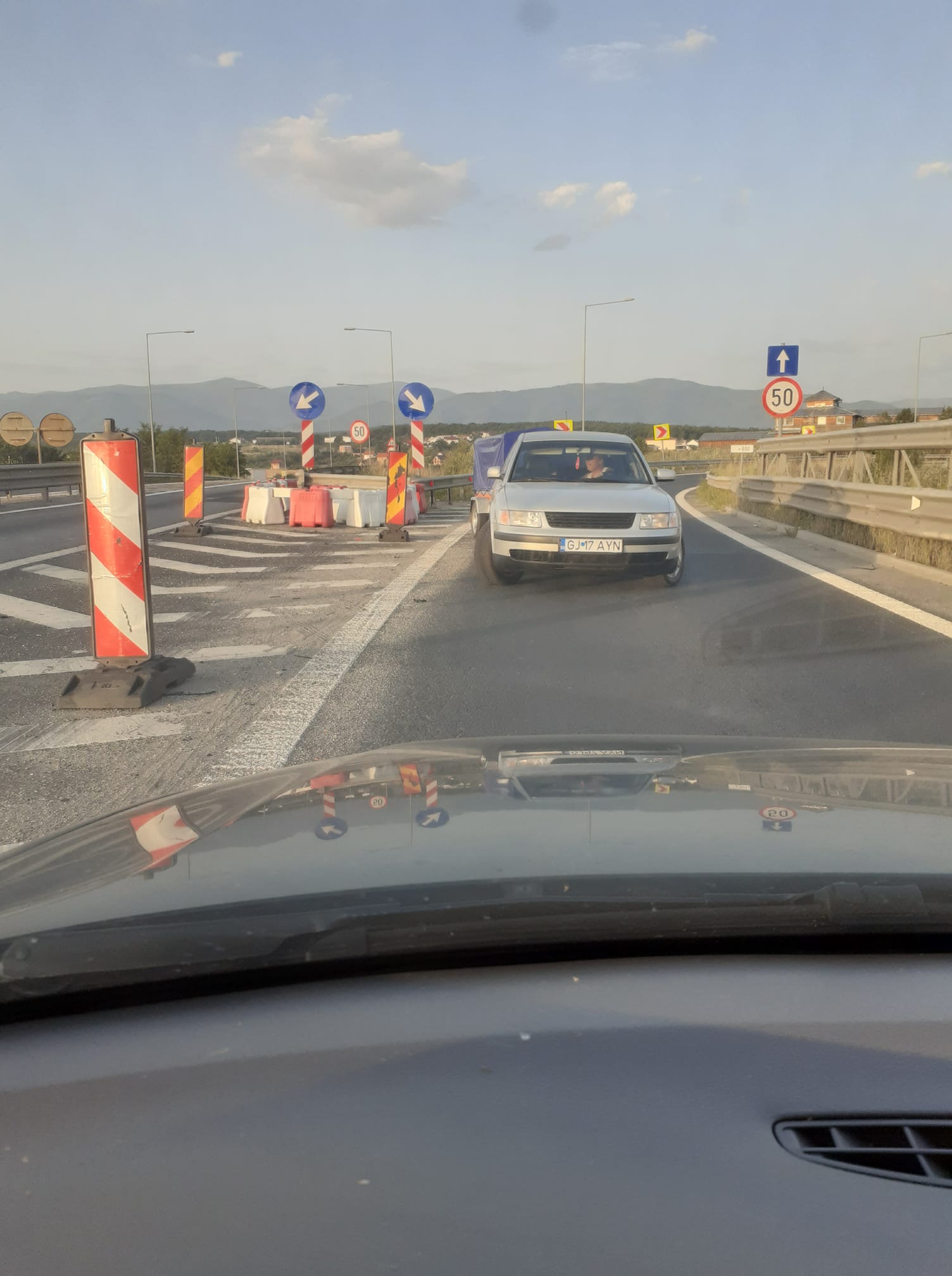Șofer fotografiat mergând pe contrasens, pe autostradă, la ieșirea spre Veștem
