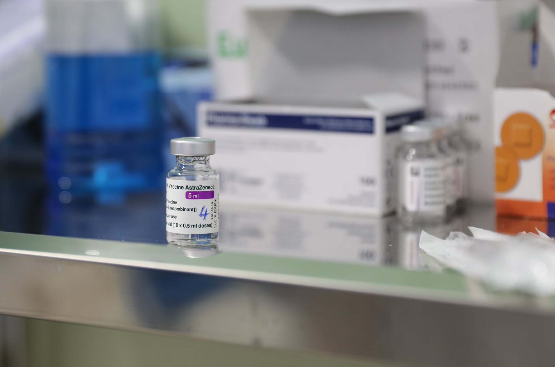CNCAV: Sindromul de tromboză asociat cu trombocitopenie - extrem de rar, după vaccinarea cu a doua doză de AstraZeneca