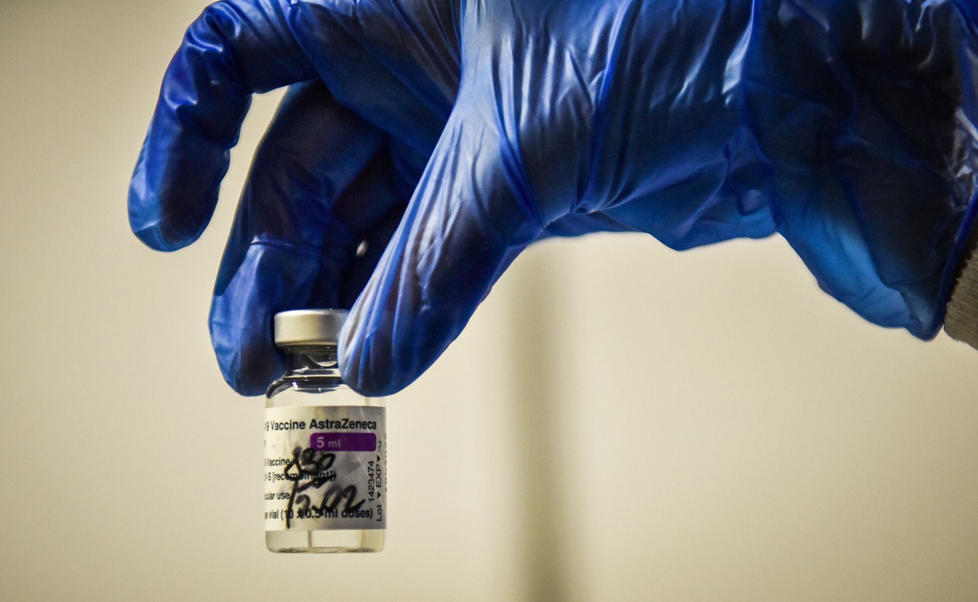 Gheorghiţă: CNCAV încurajează vaccinarea cu acelaşi tip de ser în cazul vaccinului AstraZeneca