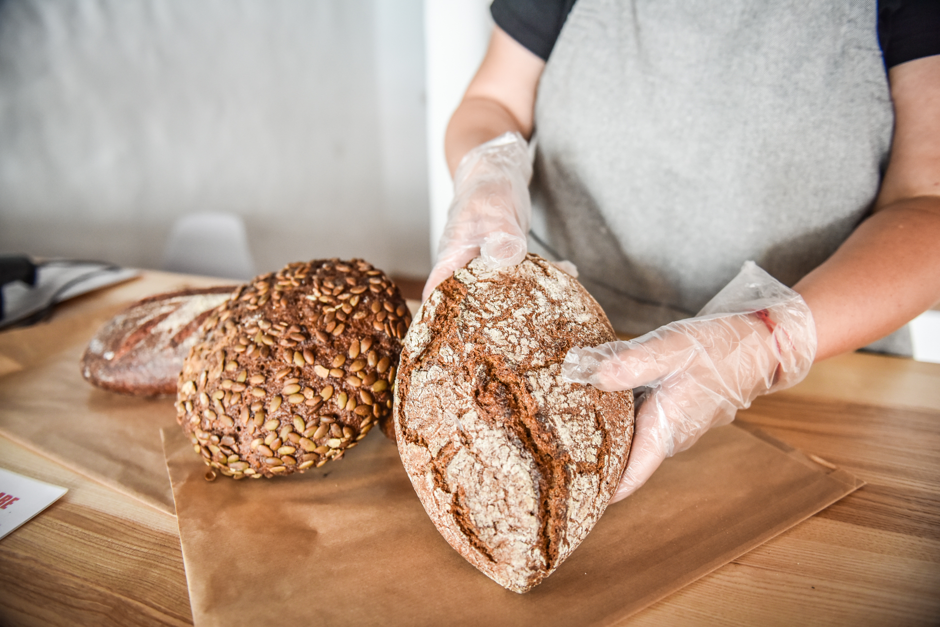 O bucureșteancă s-a mutat la Sibiu și a deschis ”5 pâini. 2 pești”: „Am vrut ceva umil, dar cu semnificație înaltă”