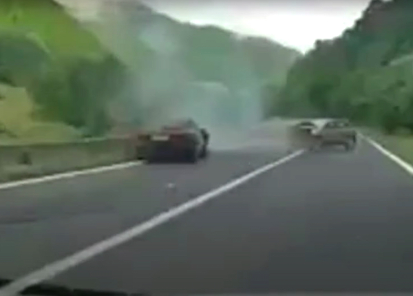 VIDEO-Accident frontal pe Valea Oltului surprins de camera de bord