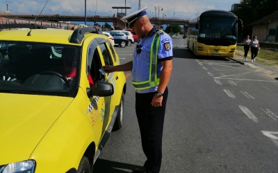 Amenzi de 70.000 de lei în două zile, pe drumurile din Sibiu. Polițiștii au reținut 14 permise de conducere