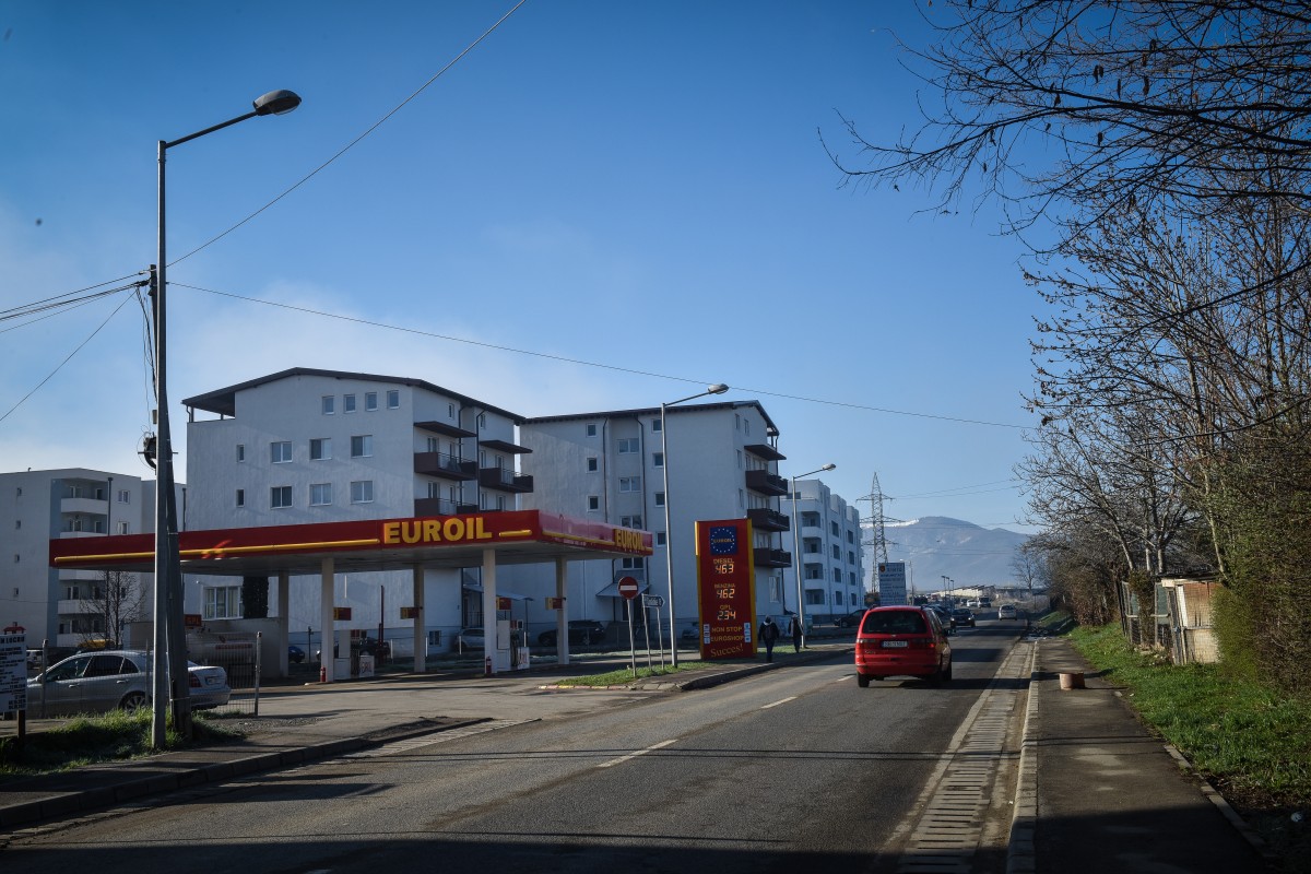 Șofer prins beat la volan, după ce a fost implicat într-o tamponare lângă o benzinărie de pe Calea Cisnădiei