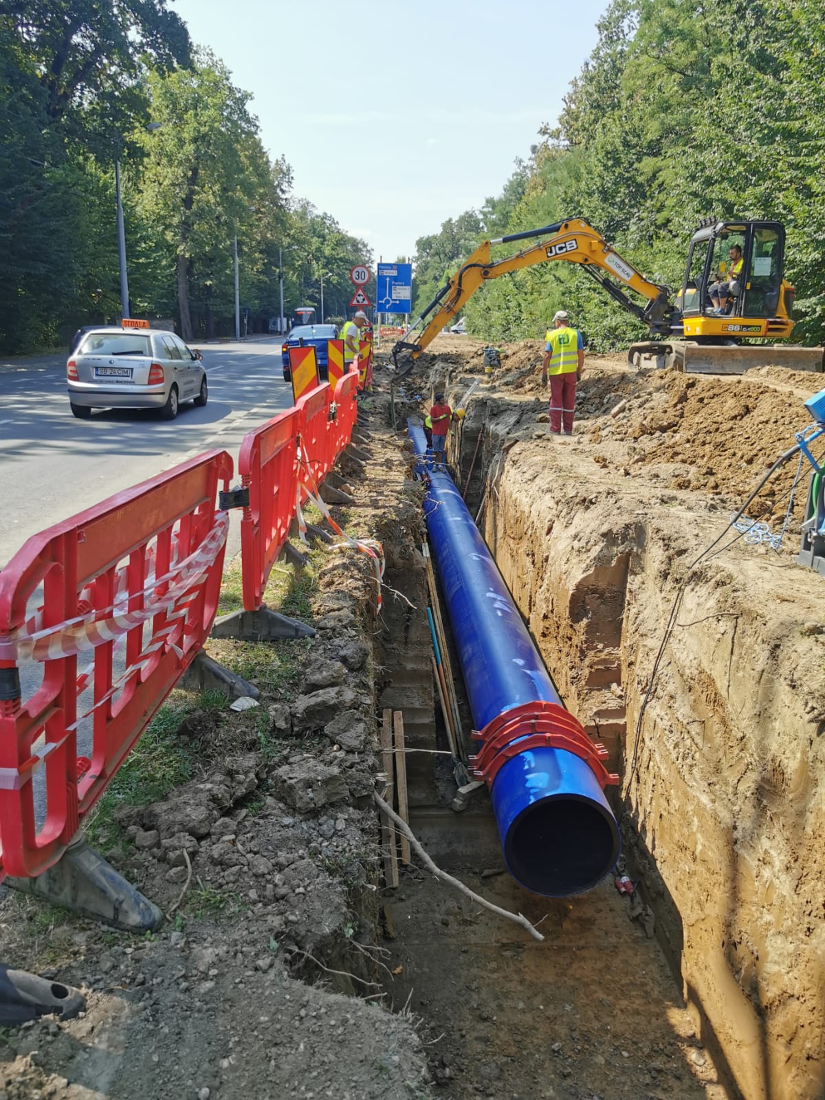Premieră: Apă Canal Sibiu începe o lucrare amplă la conducta magistrală ce alimentează marile cartiere din Sibiu, folosind tehnologii și materiale noi, în premieră județeană