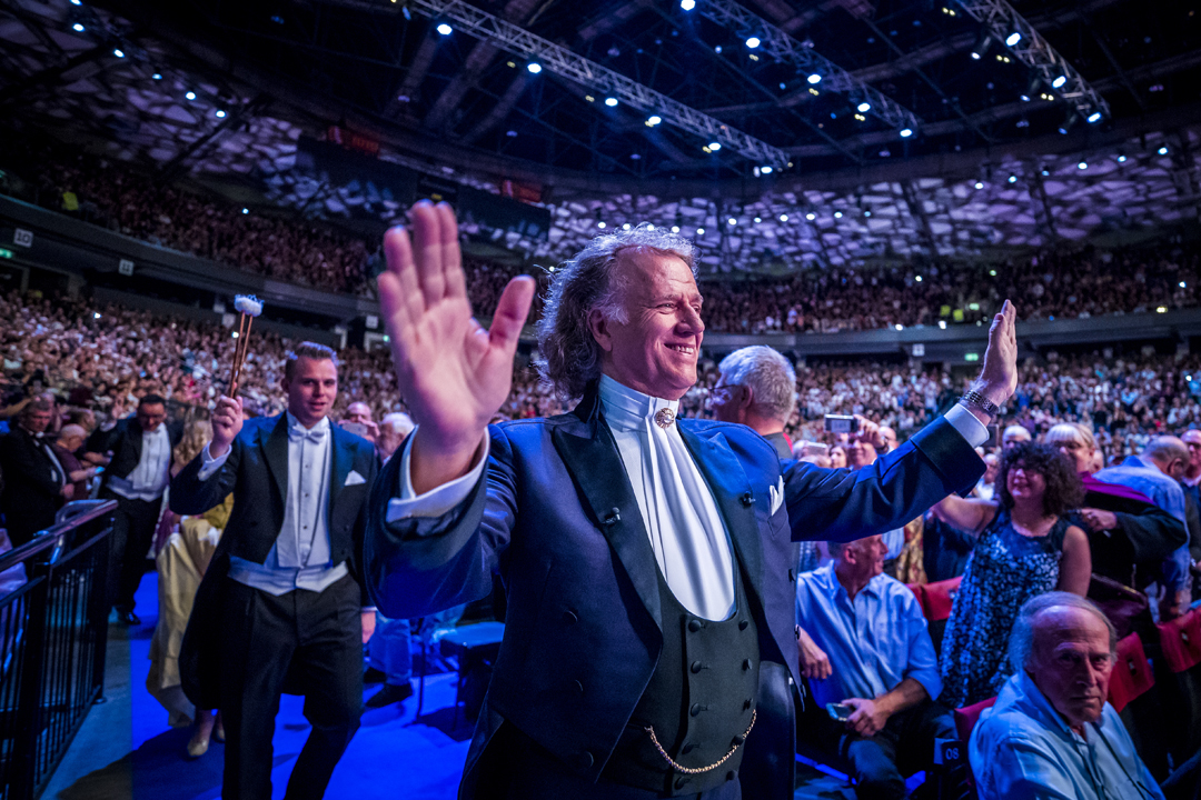 Regele valsului vă invită la cinema. Concertul de vară ,,împreună din nou‘‘ (Together again) al lui André Rieu poate fi văzut la CineGold.