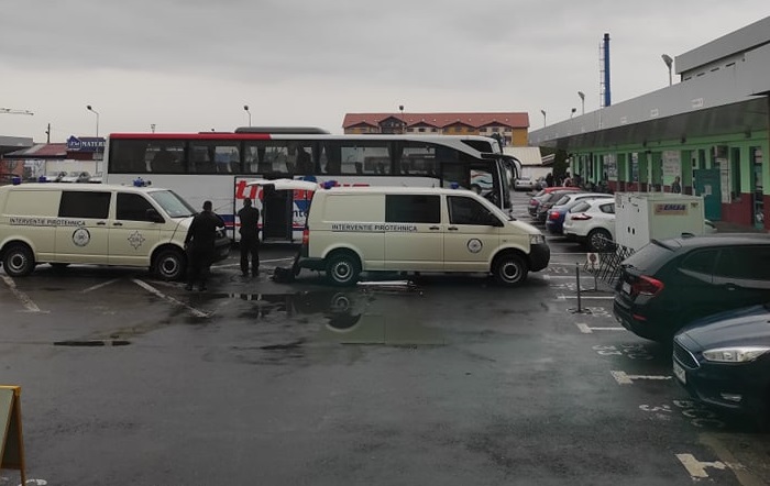 SRI-ul desfășoară un exercițiu pirotehnic în curtea autogării Atlassib