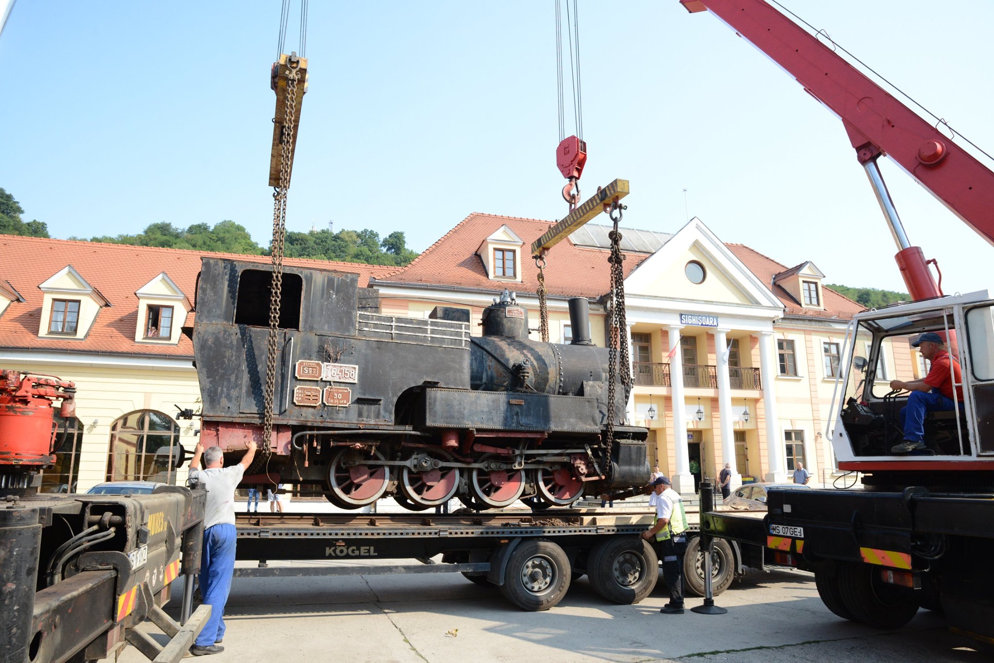După 26 de ani, una din vechile locomotive cu abur ale mocăniței s-a întors acasă
