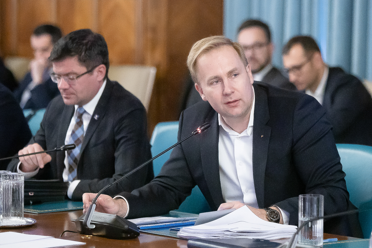 Fostul ministru Victor Costache a explicat de ce a demisionat: ”Am fost acuzat de fraternizare cu opoziţia”