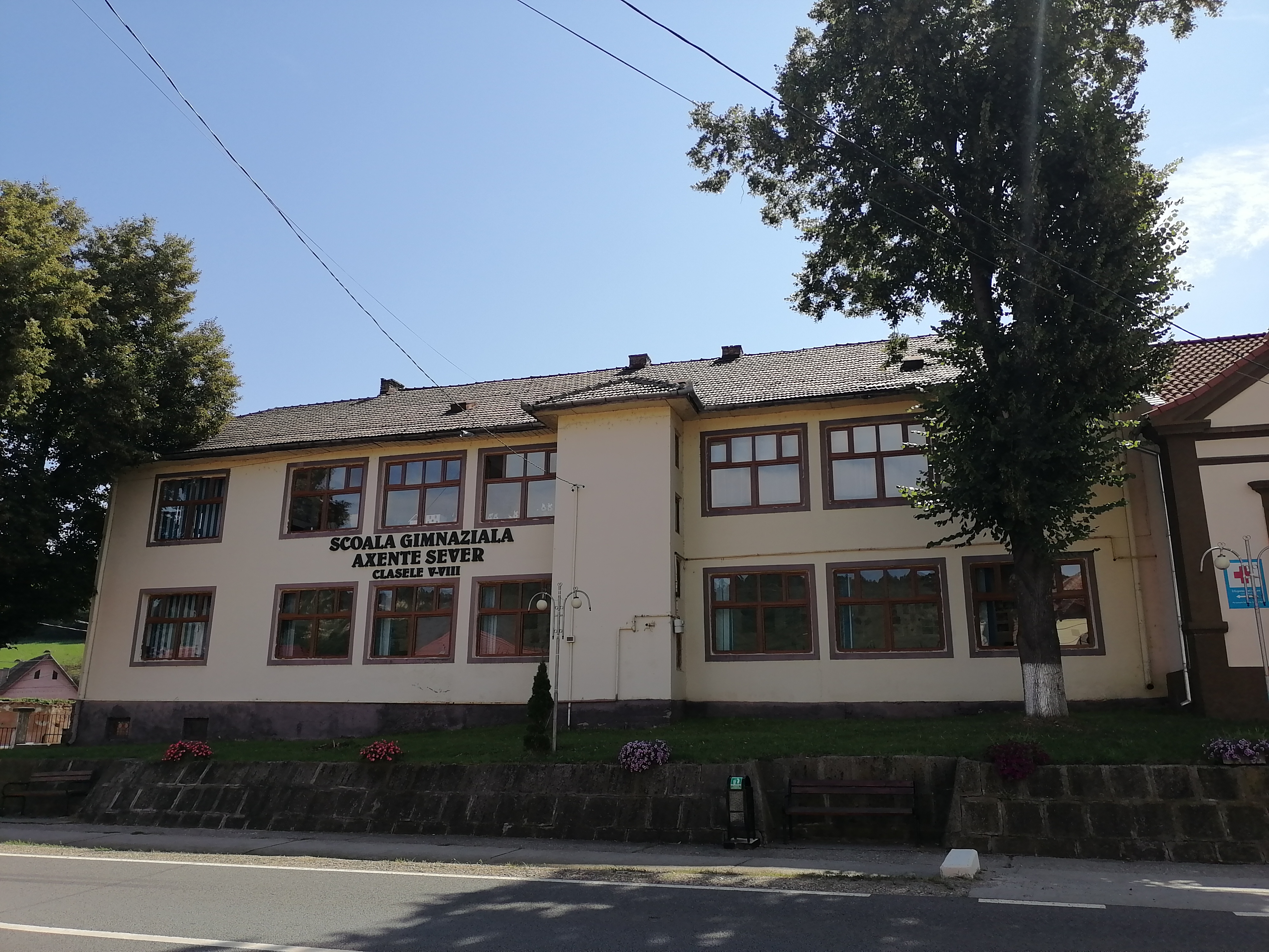 Pregătiri pentru începerea anului școlar la unitățile de învățământ din comuna Axente Sever