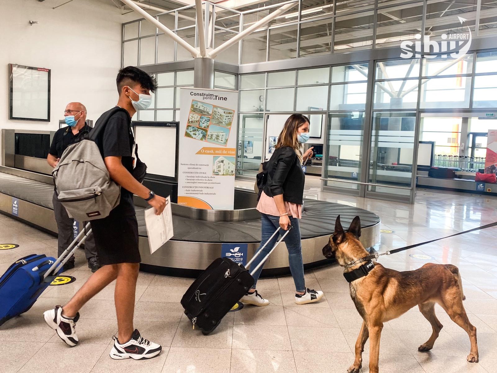Mai bine pușcărie, decât carantină: 15 cetățeni prinși cu documente false referitoare la Covid-19 pe Aeroportul din Sibiu