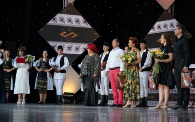 Silvia Macrea, Junii Sibiului și Ceata Junilor,  onorați pe scena Festivalului „Cântecele Munților”