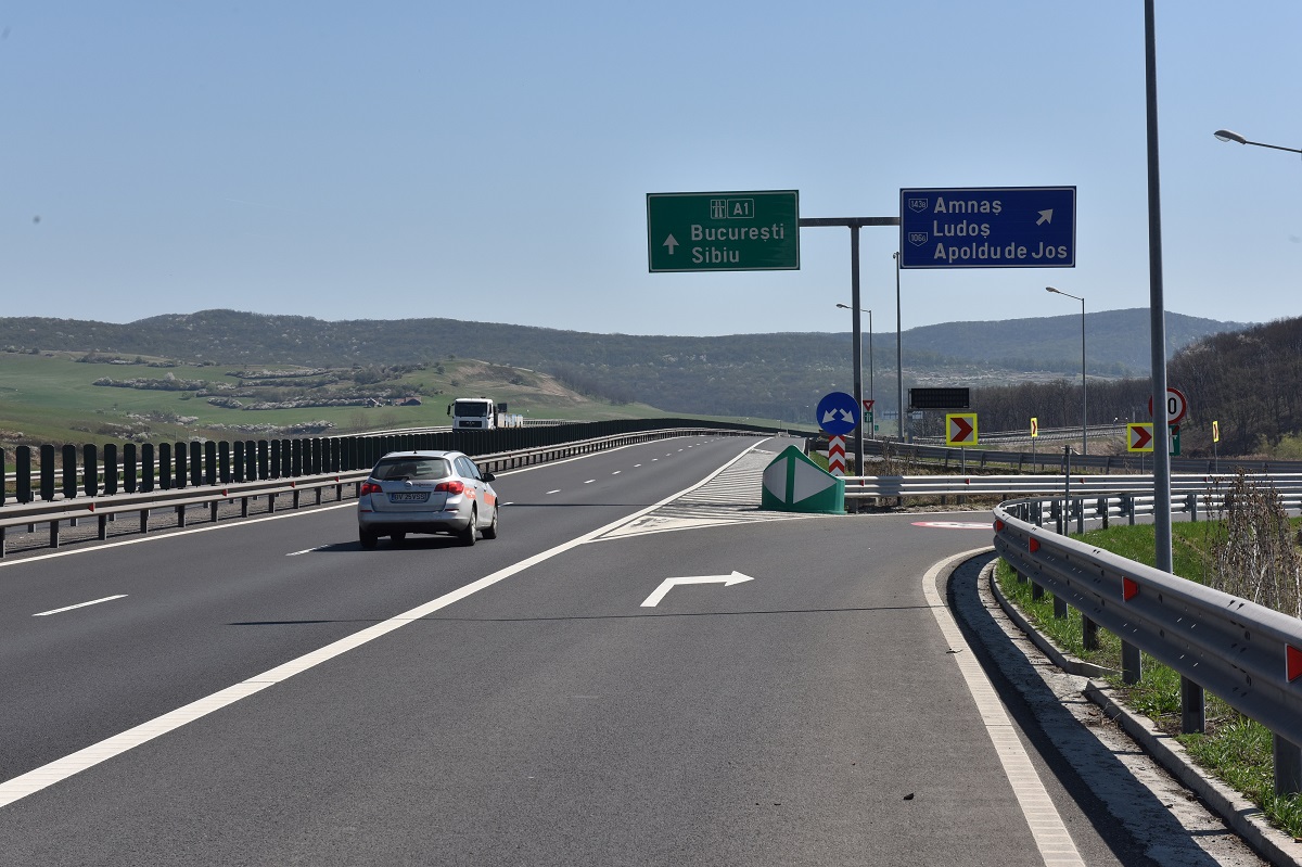 Greșeala pe care mulți șoferi nici nu știu că o fac pe autostradă. Amenda minimă este 870 de lei