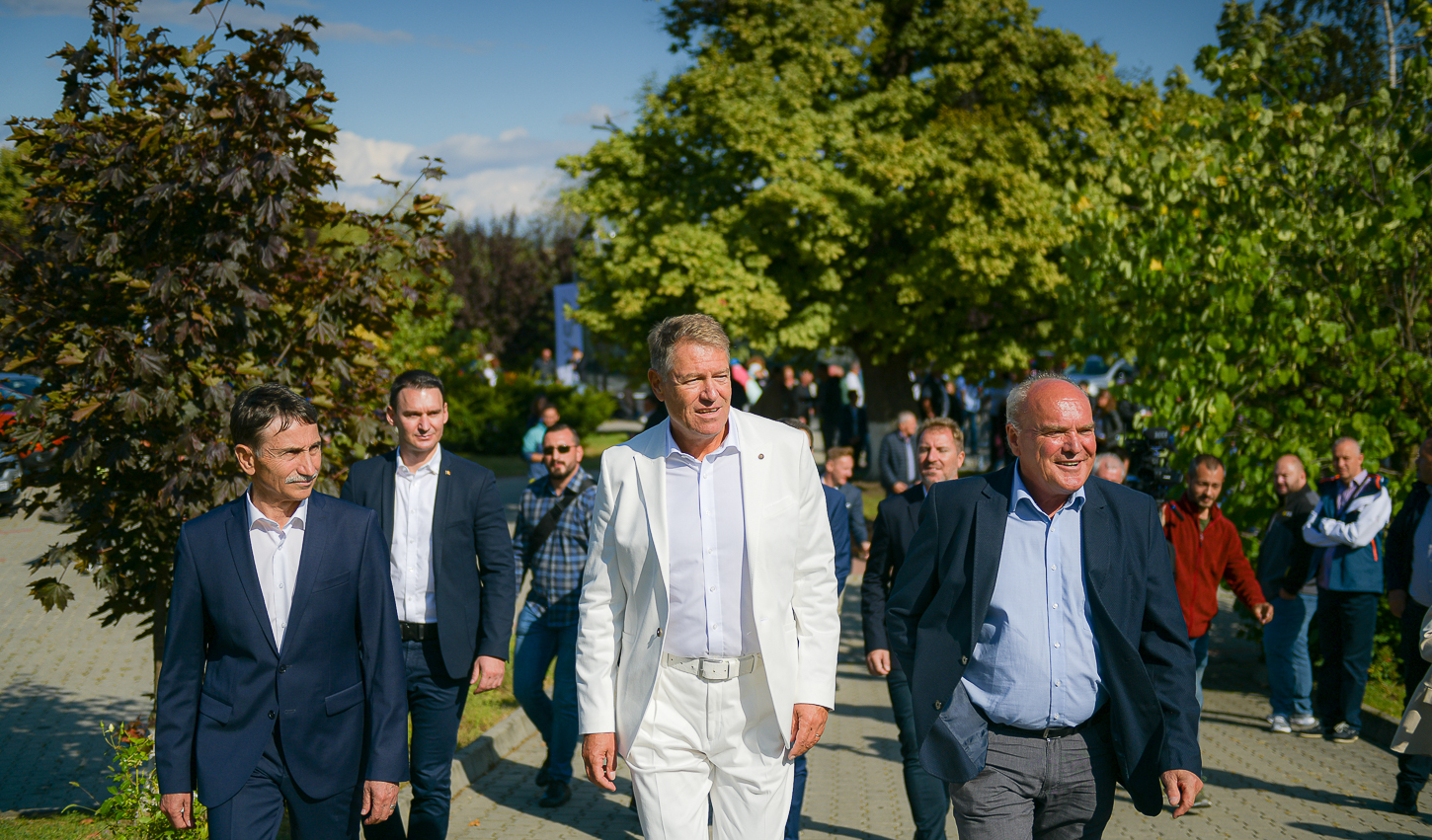 VODEO Președintele Iohannis îi îndeamnă pe români să joace golf: Se poate practica la orice vârstă, nu e exclusivist