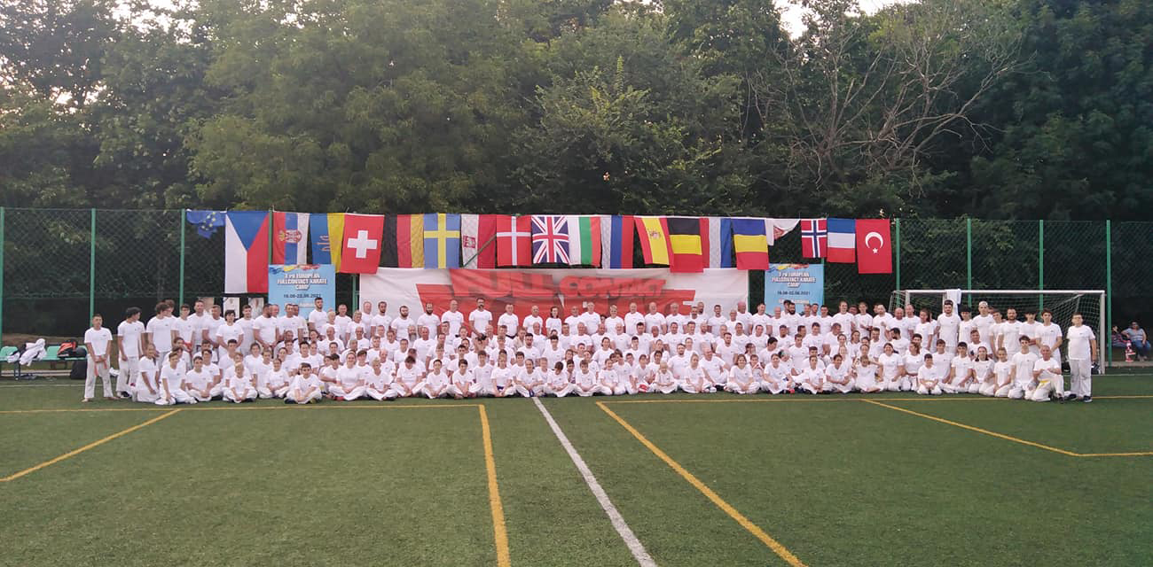 250 de sportivi la campul de karate kyokushin
