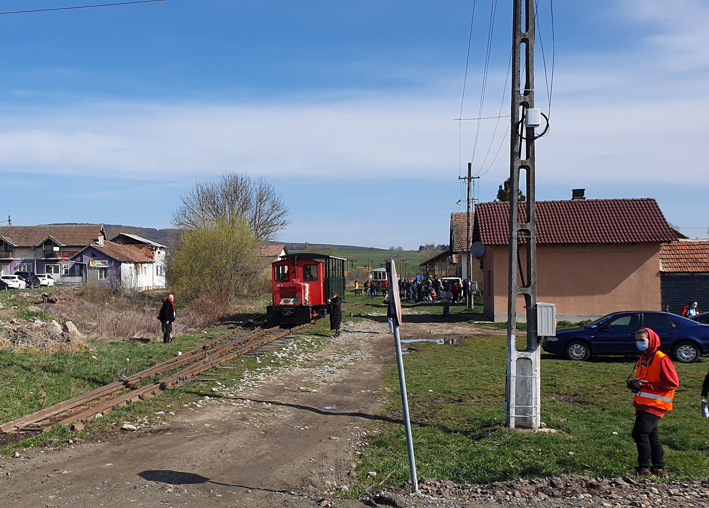 O parte din monumentele istorice ale mocăniței, executate silit pentru o mână de bani