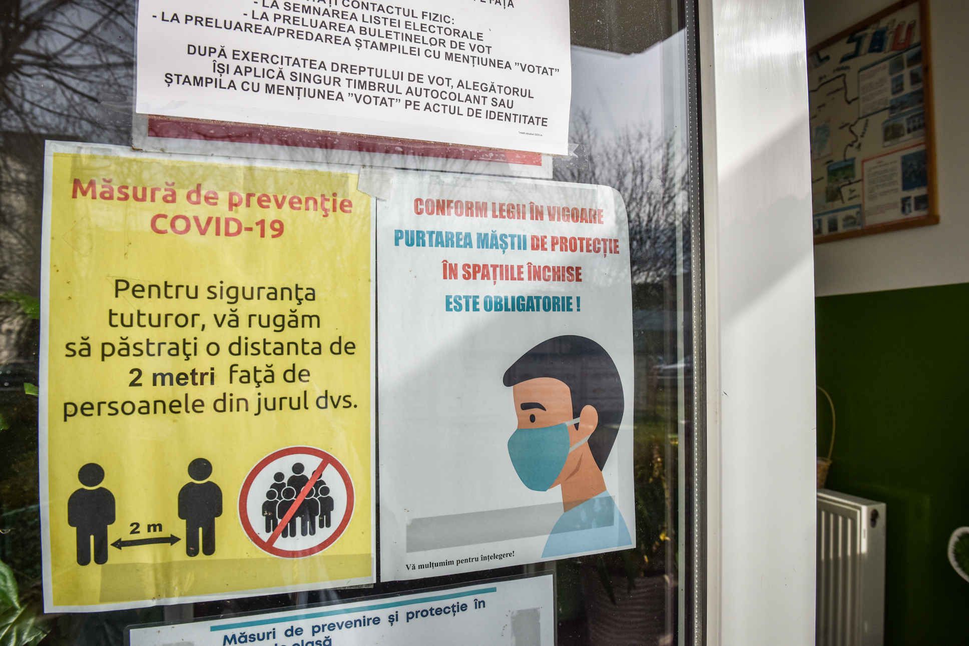 Trei clase intră în on line la Pedagogic și două la Școala 4. Numărul elevilor și al dascălilor testați pozitiv continuă să crească