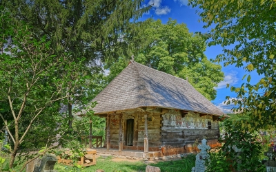Povestea bisericii de lemn din satul Urşi, marele câştigător al Premiilor Europene pentru Patrimoniu
