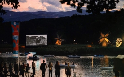 Elisabeta Lipă și campionii la canotaj vâslesc la Astra Film Festival. „De data aceasta, nu pentru a câștiga un concurs, ci pentru a vedea un film”