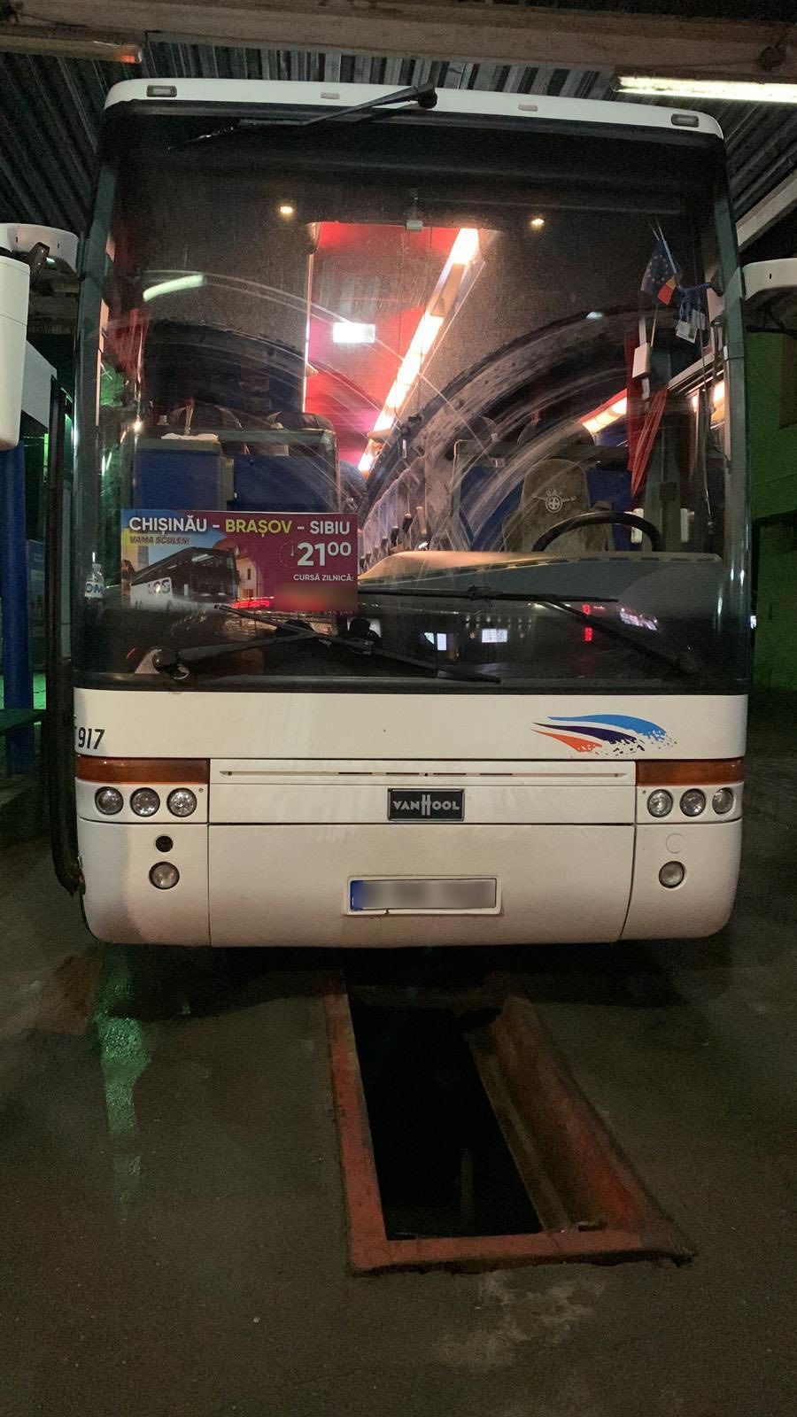 Țigări de contrabandă pe un autocar pe ruta Chișinău - Sibiu